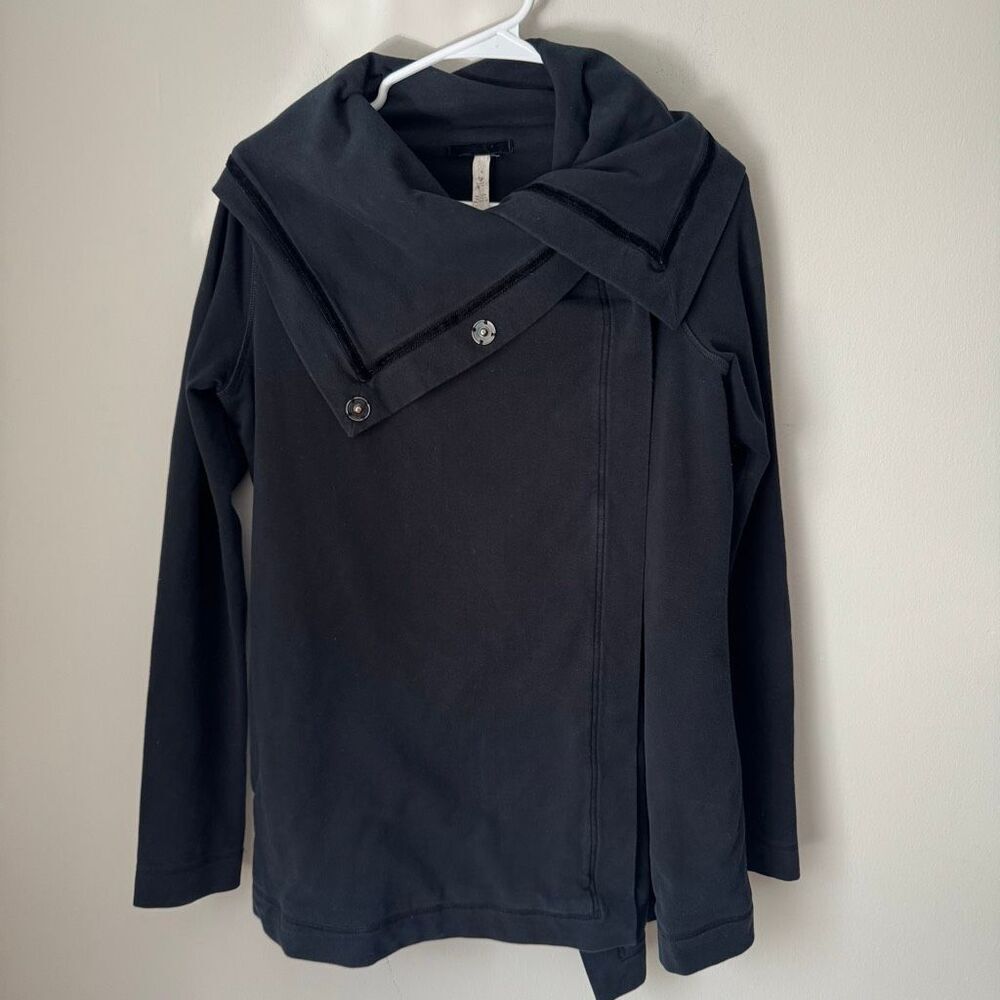 Lululemon Savasana Wrap Sweatshirt Size 4 Black